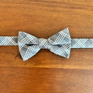 Gray patterned Express bow tie